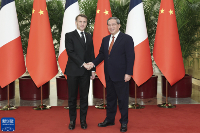 Çin Başbakanı, Macron ile bir araya geldi