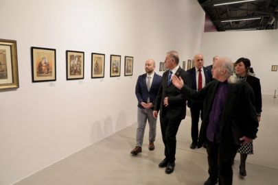 "Kolektifin Belleği: İBB Koleksiyonları" sergisi açıldı