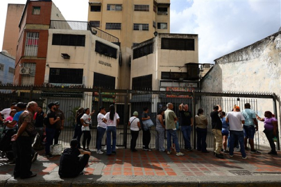 Çin: Venezuela Devlet Başkanı ve eşi serbest bırakılmalı