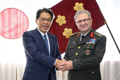 Kara Kuvvetleri Komutanı Tokel, Japonya'da