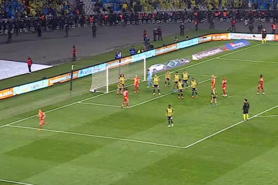 Süper Kupa Finali'nde ilk yarı Fenerbahçe’nin 1-0 üstünlüğüyle sona erdi