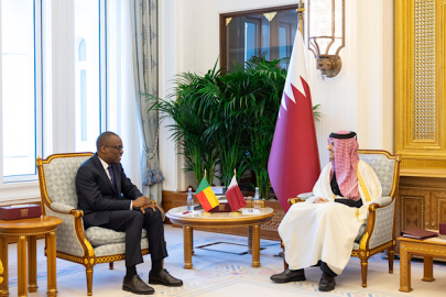 Al-Thani, Benin Cumhuriyeti Dışişleri Bakanı Bakari ile görüştü