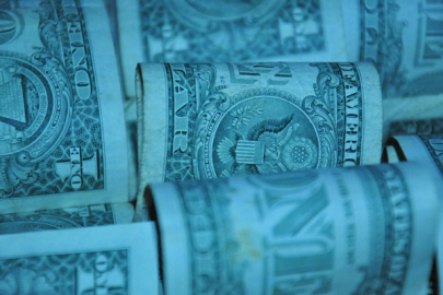 Dolar endeksi Fed beklentilerinde değişiklikle 97,5'te işlem gördü