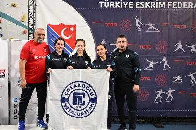 Yıldız Eskrimciler Türkiye'yi İspanya'da Temsil Edecek