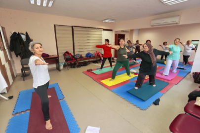 Konak’ta 60 yaş üstüne yoga kursu düzenleniyor