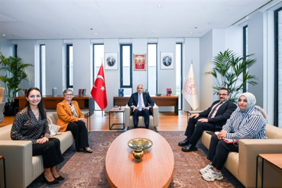 Bakan Ersoy, kütüphanecilikte iş birliği imkanlarını görüştü