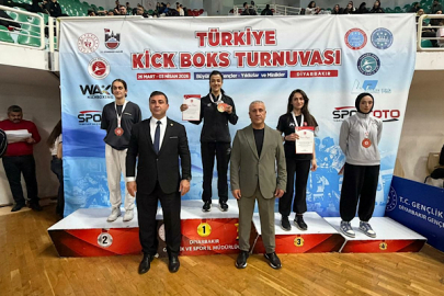Emine Arslan Türkiye Kick Boks Şampiyonu oldu
