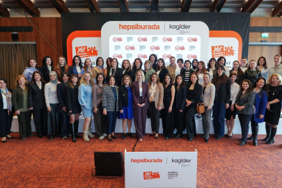 Yapay Zekâyla Büyüyen  Girişimci Kadınlar Siparişlerini %70 Artırdı