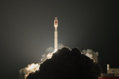 Çin, uydu internet teknolojisi için yeni uydu fırlattı