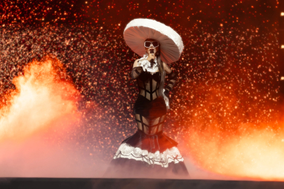 Hande Yener'den Arena'da Unutulmaz Sezen Gecesi!