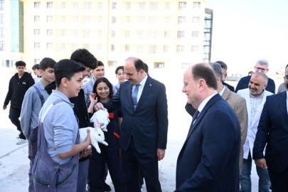 Başkan Altay ve milletvekili Baykan öğrencilerle buluştu