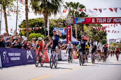 Konya Büyükşehir Belediyespor bisiklet ve basketbolda başarı elde etti