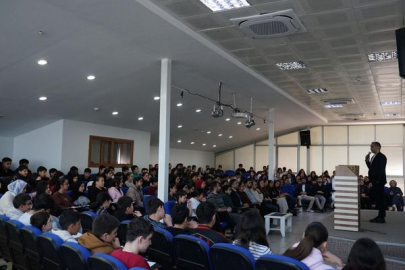 Esenyurt Belediyesi’nden öğrencilere sınav kaygısı ve motivasyon semineri