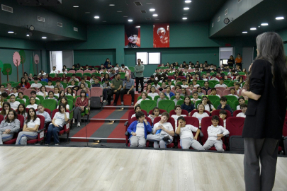 Kuşadası’nda Öğrencilere Sosyal Girişimcilik Semineri