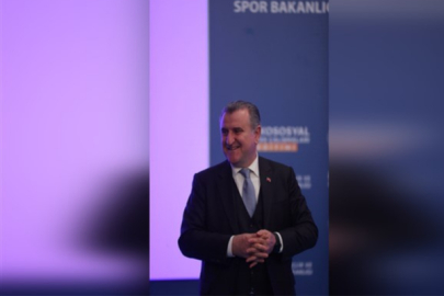 Bakan Bak, Avrupa Şampiyonu Furkan Özbek'i tebrik etti