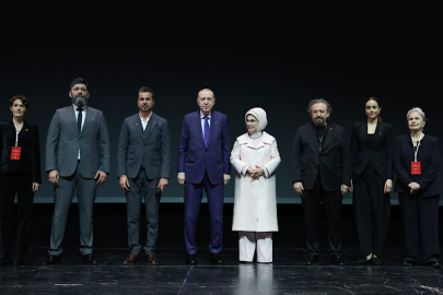 Cumhurbaşkanı Erdoğan, Bir Adam Yaratmak filminin galasına katıldı