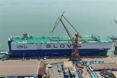 Dünyanın ilk 10 bin araç kapasiteli dev gemisi Çin'de teslim edildi