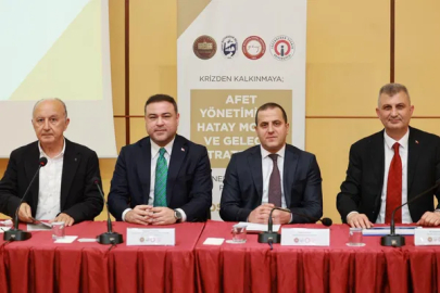 Başkan Sezer, Hatay Çalıştayı'nda deprem deneyimlerini paylaştı