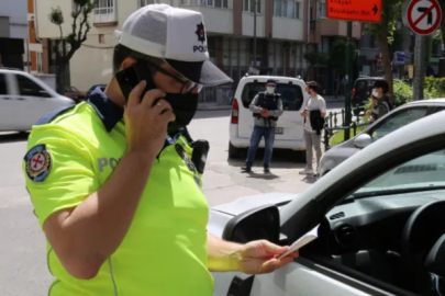 İstanbul İl Emniyet Müdürlüğü'nden sahte çakar kullanan sürücüye ceza