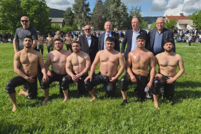 İzmit Belediyesporlu Pehlivanlar Balkanlar’da kürsüye çıktı